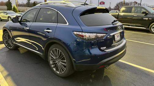 2017 INFINITI QX70 Base