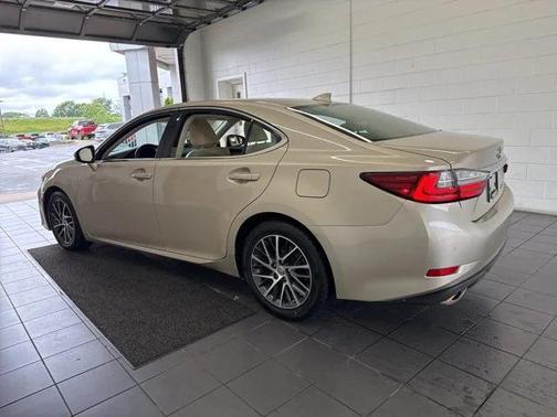 2016 Lexus ES 350 Base
