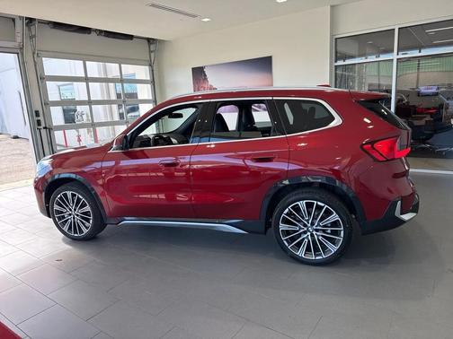 Vegas Red Metallic 2026 BMW X1 xDrive28i