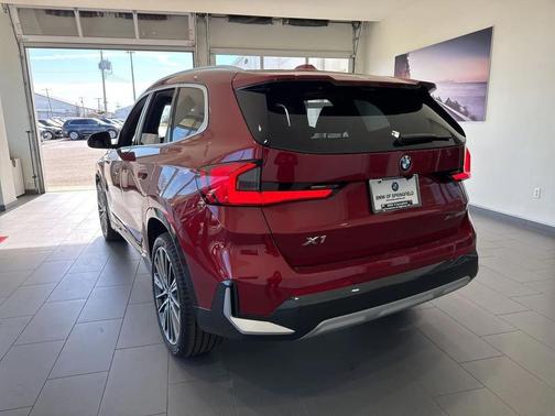 Vegas Red Metallic 2026 BMW X1 xDrive28i