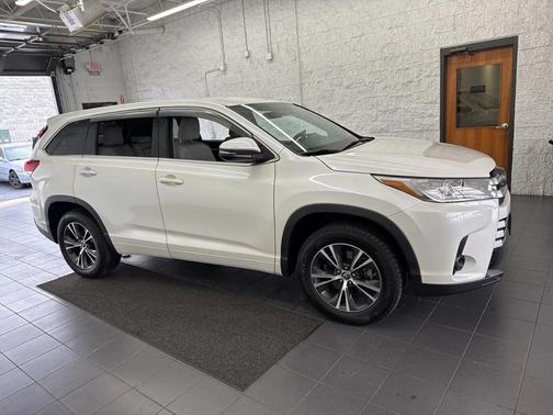 2018 Toyota Highlander LE I4