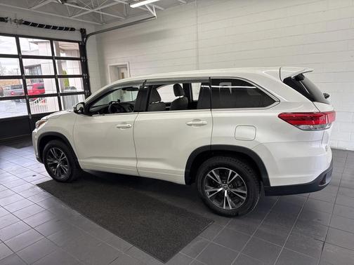 2018 Toyota Highlander LE I4