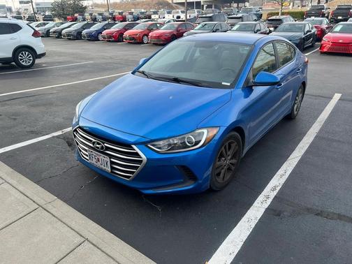 2017 Hyundai ELANTRA SE
