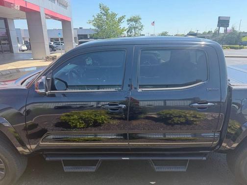Midnight Black Metallic 2022 Toyota Tacoma Limited