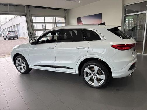 2025 Audi Q5 Premium Plus TFSI quattro S tronic