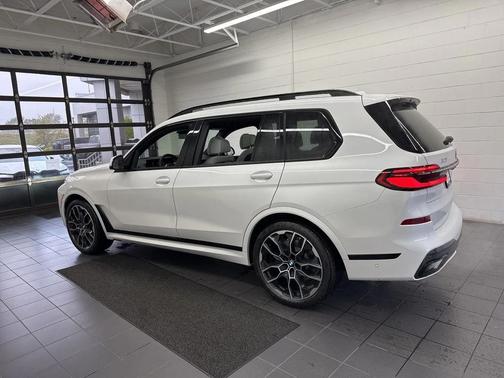 2026 BMW X7 xDrive40i