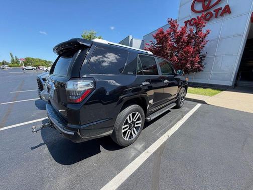 Midnight Black Metallic 2018 Toyota 4Runner Limited
