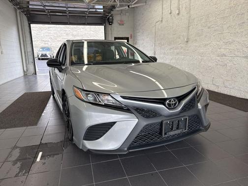 Celestial Silver Metallic 2020 Toyota Camry SE