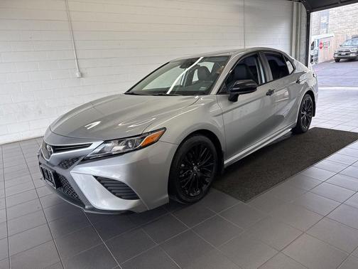 Celestial Silver Metallic 2020 Toyota Camry SE