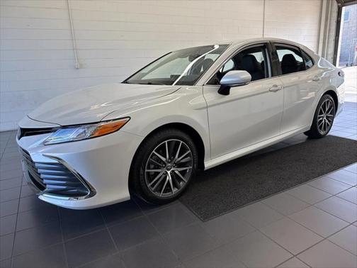 2023 Toyota Camry Hybrid XLE