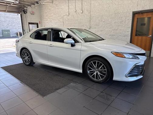 2023 Toyota Camry Hybrid XLE