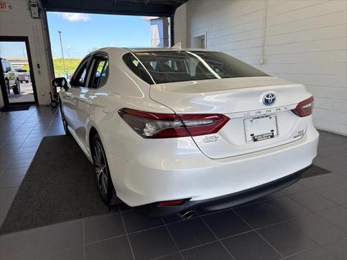 2023 Toyota Camry Hybrid XLE