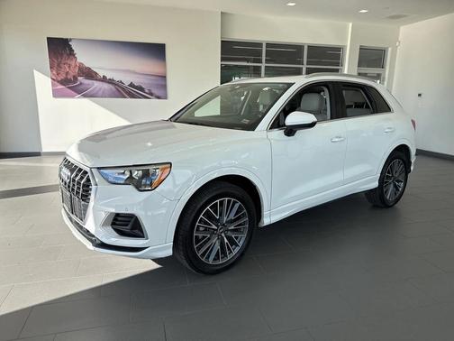 2022 Audi Q3 40 Premium