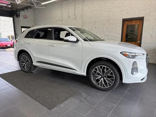 2025 Audi Q5 Premium Plus