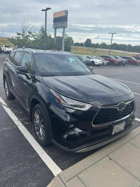 2020 Toyota Highlander Hybrid Platinum