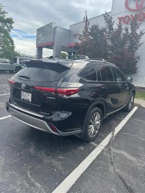 2020 Toyota Highlander Hybrid Platinum