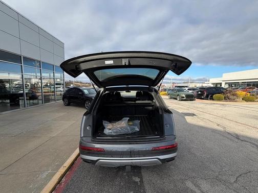 2025 Audi Q7 55 Premium Plus