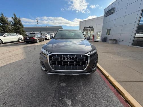 2025 Audi Q7 55 Premium Plus