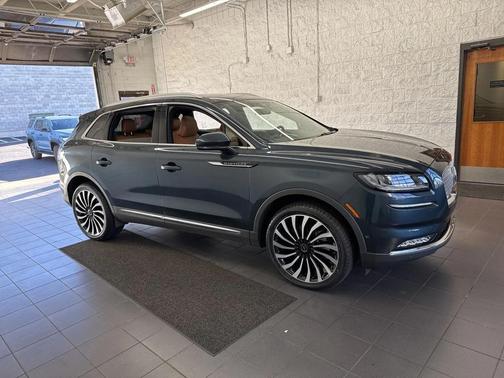 2022 Lincoln Nautilus Black Label