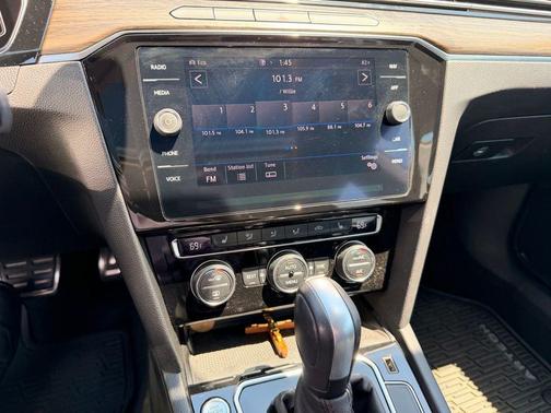Pure White 2020 Volkswagen Arteon 2.0T SEL 4MOTION