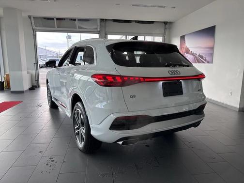 2025 Audi Q5 Premium TFSI quattro S tronic