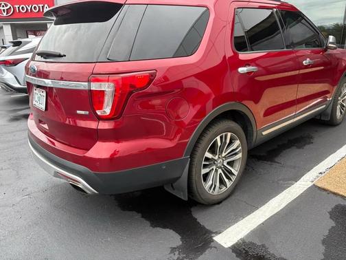 2017 Ford Explorer Platinum