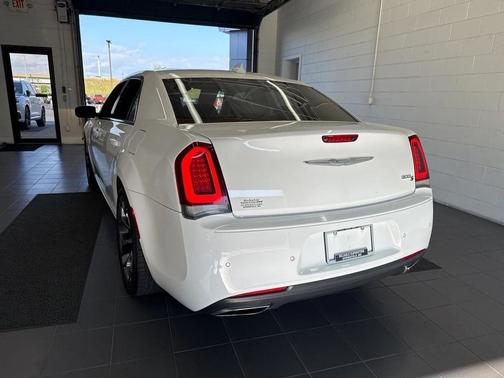 2018 Chrysler 300 S