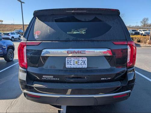 2022 GMC Yukon SLT