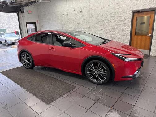 2024 Toyota Prius XLE