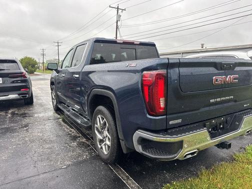 Pacific Blue Metallic 2023 GMC Sierra 1500 SLT