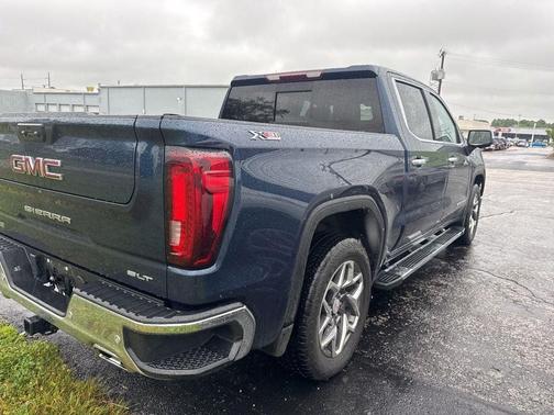 Pacific Blue Metallic 2023 GMC Sierra 1500 SLT