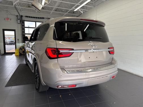 2023 INFINITI QX80 SENSORY AWD