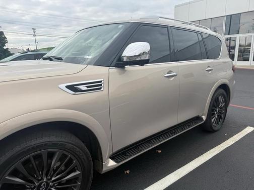 2023 INFINITI QX80 SENSORY AWD