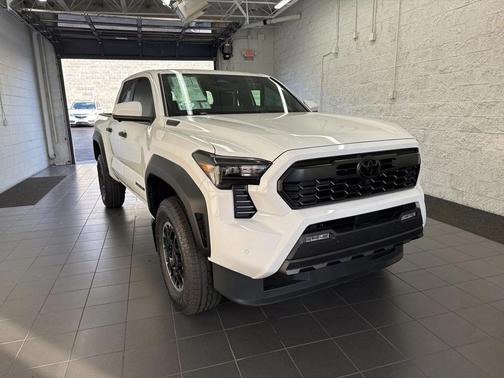 2026 Toyota Tacoma Hybrid TRD Off Road