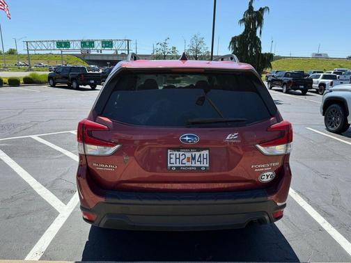 Crimson Red Pearl 2022 Subaru Forester Premium