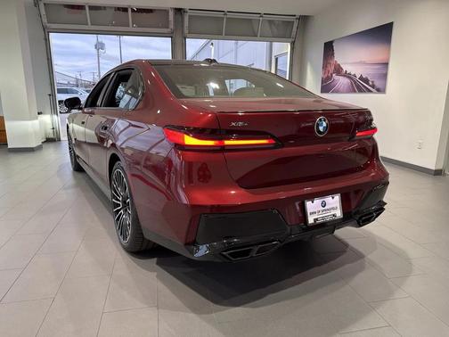 2026 BMW 760 xDrive