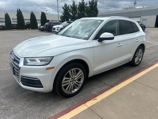 Glacier White Metallic 2020 Audi Q5 45 Premium Plus