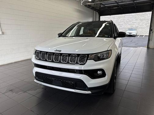Bright White Clearcoat 2024 Jeep Compass Limited