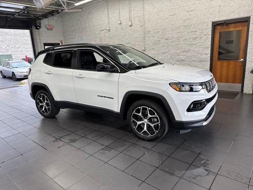 Bright White Clearcoat 2024 Jeep Compass Limited