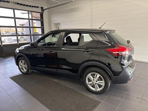 2020 Nissan Kicks S