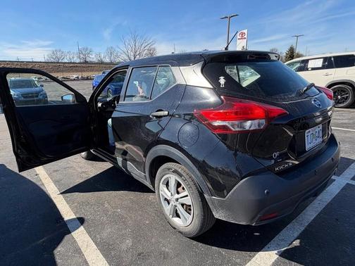2020 Nissan Kicks S