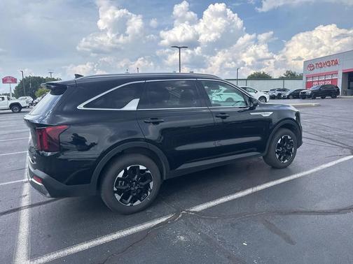 2024 Kia Sorento S