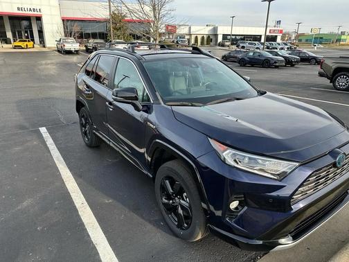 2021 Toyota RAV4 Hybrid SE