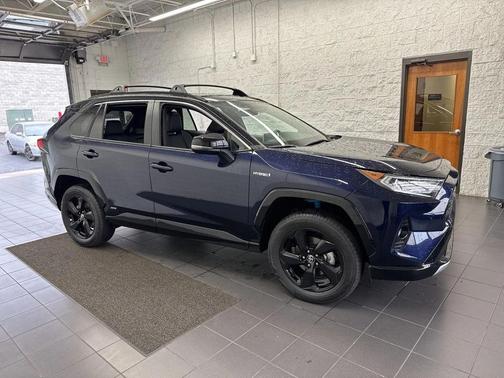 2021 Toyota RAV4 Hybrid SE