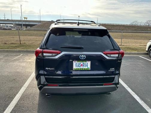 2021 Toyota RAV4 Hybrid SE