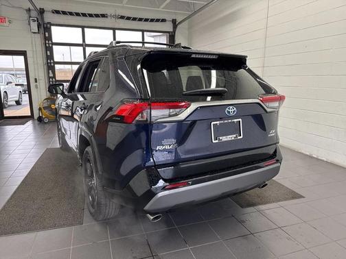 2021 Toyota RAV4 Hybrid SE