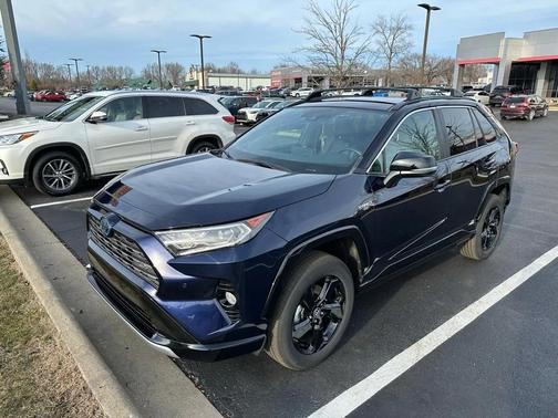 2021 Toyota RAV4 Hybrid SE