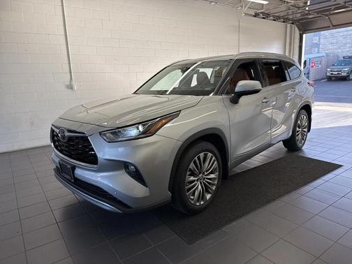 2021 Toyota Highlander Platinum