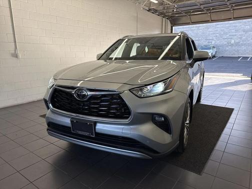2021 Toyota Highlander Platinum