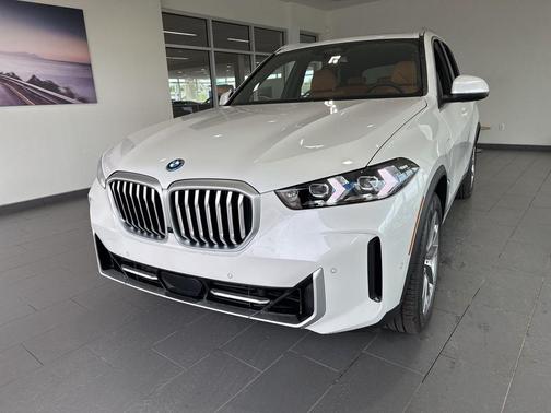 Mineral White Metallic 2026 BMW X5 PHEV xDrive50e